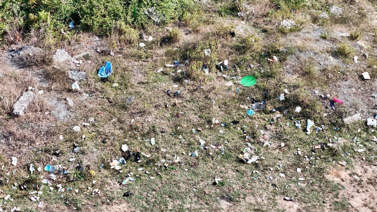 Foto - Girişi yasaklanan ormanı çöplüğe çevirdiler