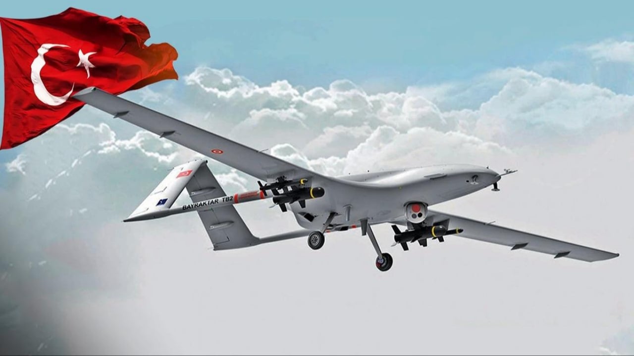 Foto - Gökçeada semalarında tarihî an! Milli gururumuz Bayraktar TB2, Ege’de destan yazdı