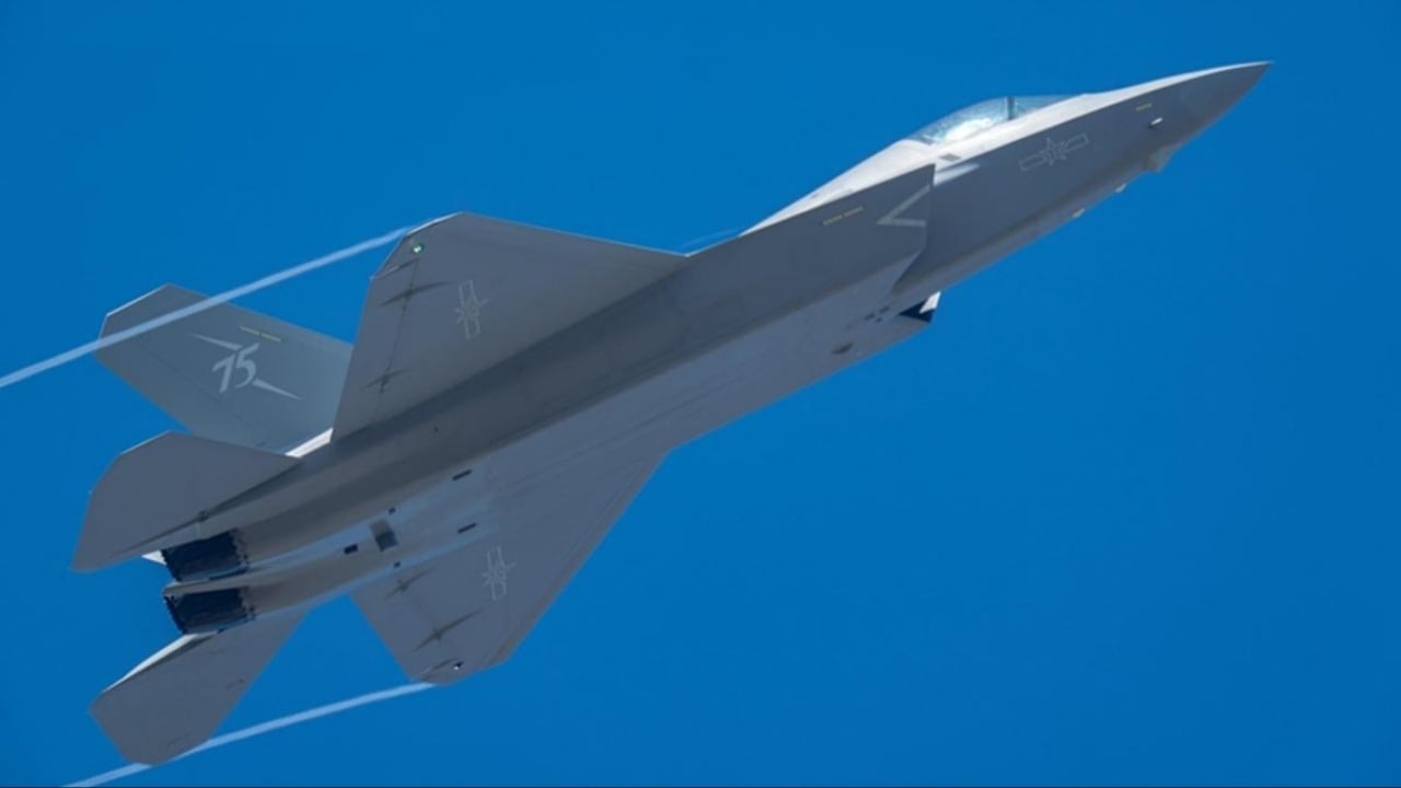 Foto - Göklerin yeni canavarı Çin jetleri için düğmeye basıldı! F-16’ları kıskandıran 18 adet J-20 hayalet uçağı koptu geliyor