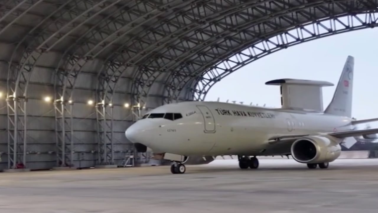 Foto - Göklerin yeni kralı zorlu göreve kanat açtı! TSK’nın en keskin gözü, vatan nöbetinde