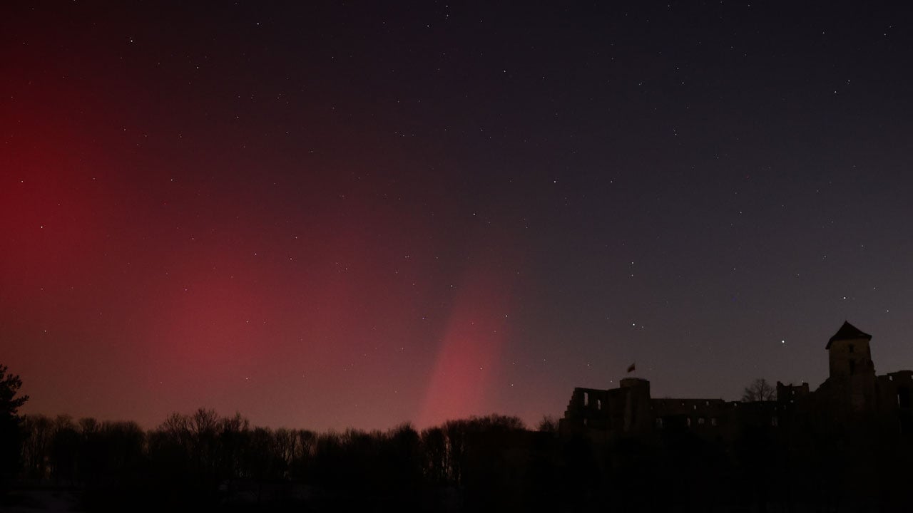 Foto - Gökyüzü alev aldı! Polonya semalarında masalsı gece