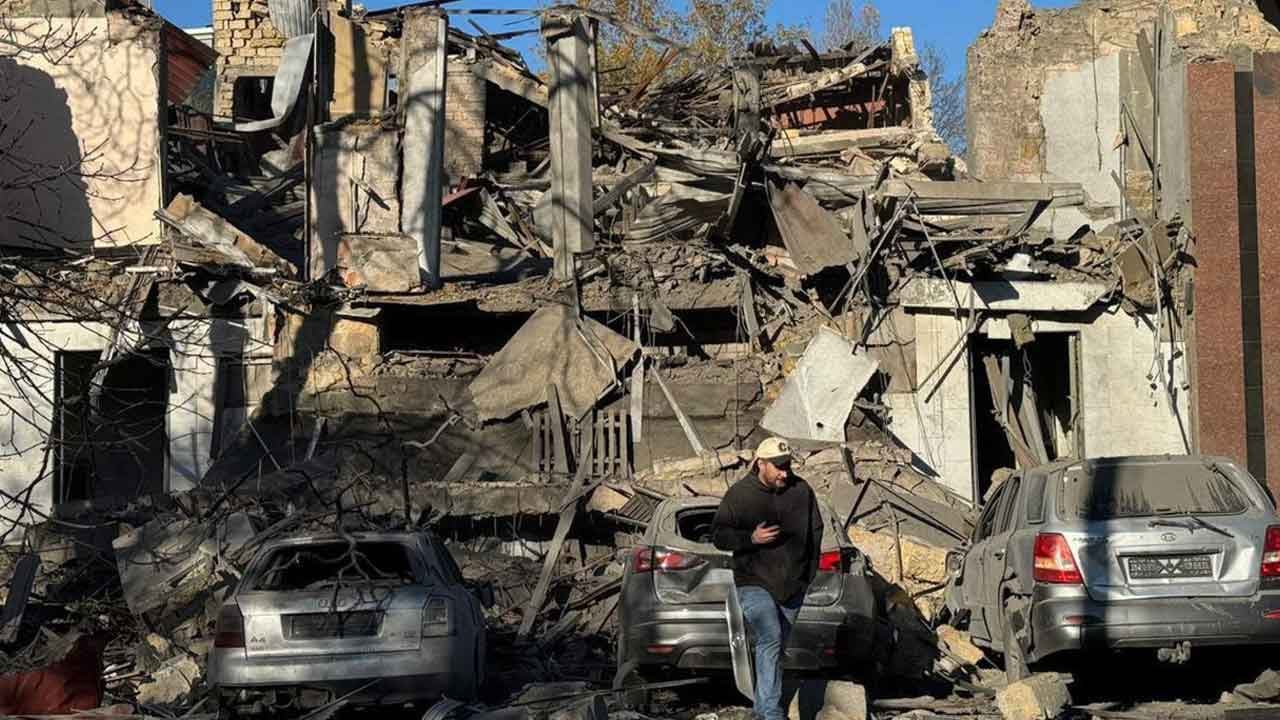 Foto - Gökyüzü cehenneme döndü: 350 İHA ile saldırıya geçtiler