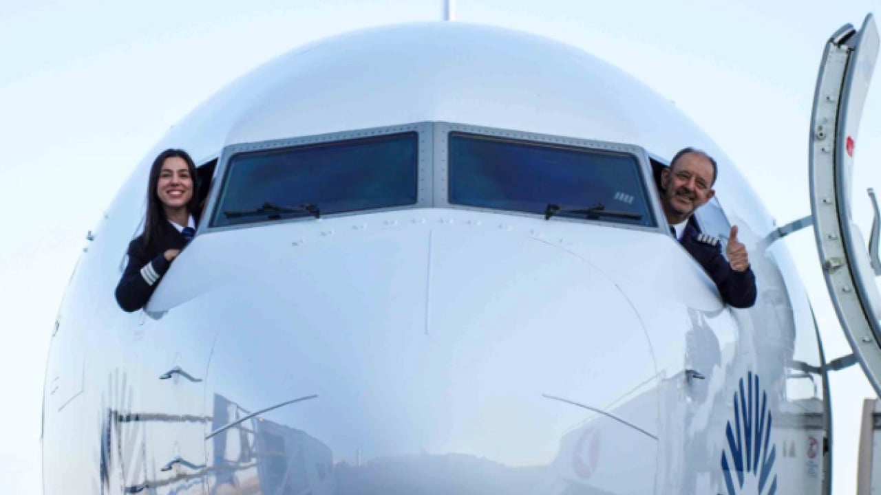 Foto - Gökyüzünde duygusal devir teslim