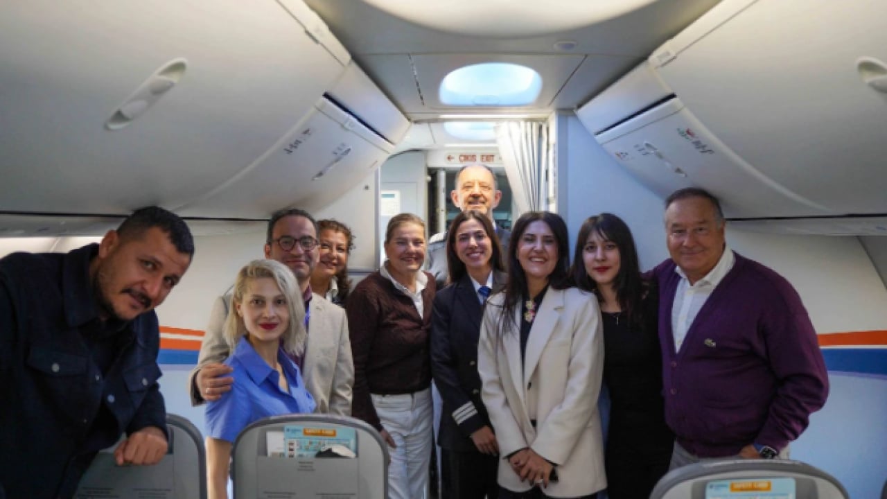 Foto - Gökyüzünde duygusal devir teslim