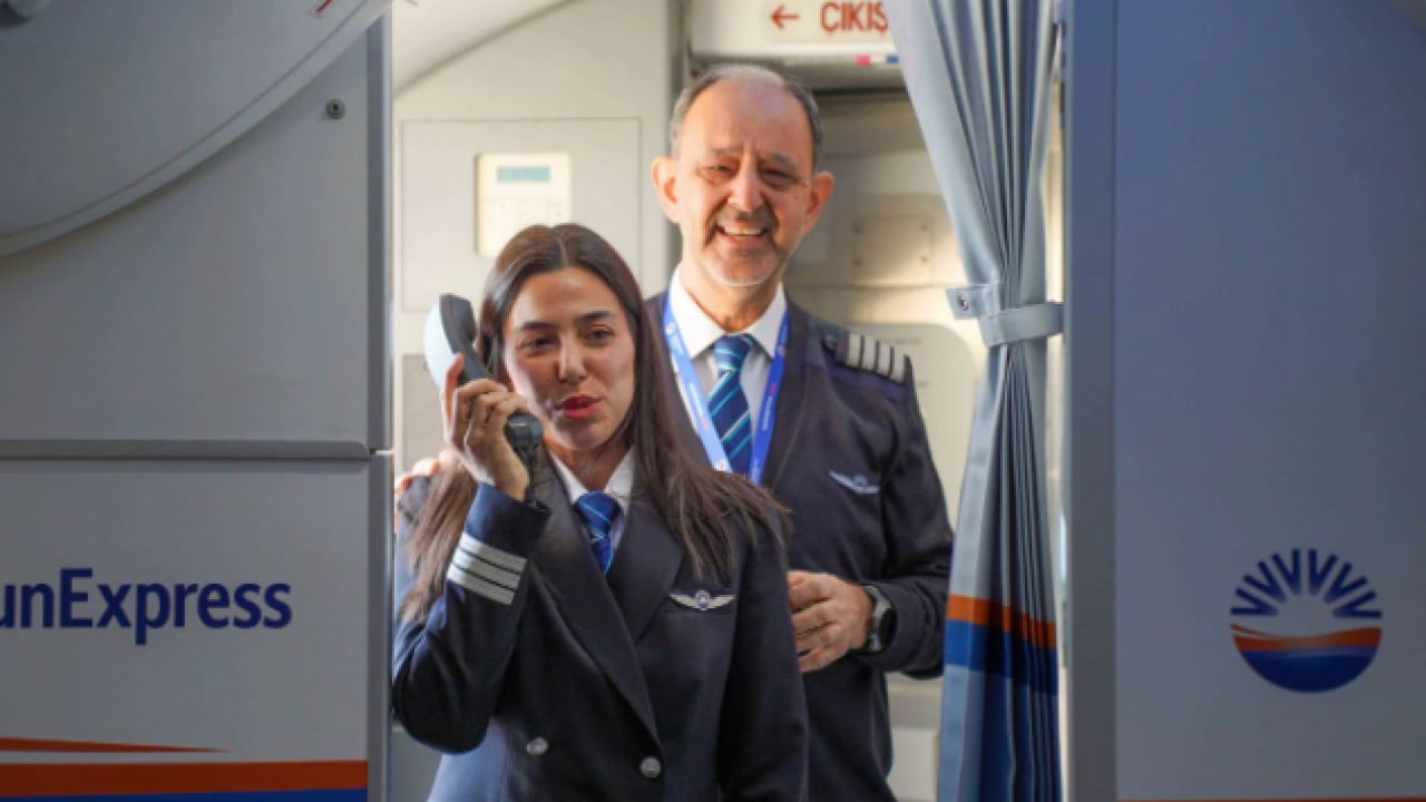 Foto - Gökyüzünde duygusal devir teslim