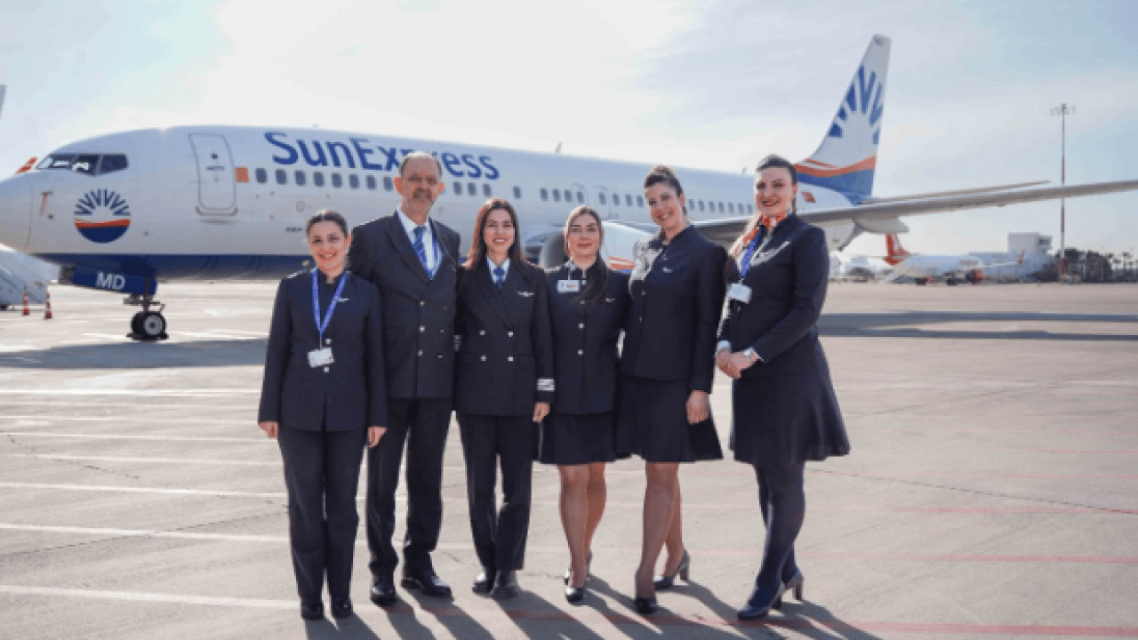 Foto - Gökyüzünde duygusal devir teslim