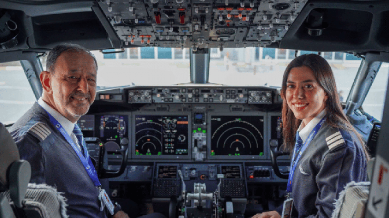 Gökyüzünde duygusal devir teslim