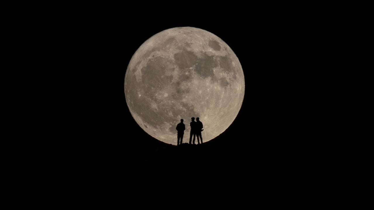 Foto - Gökyüzünde kızıl gece! Kanlı Ay izleyenleri büyüledi