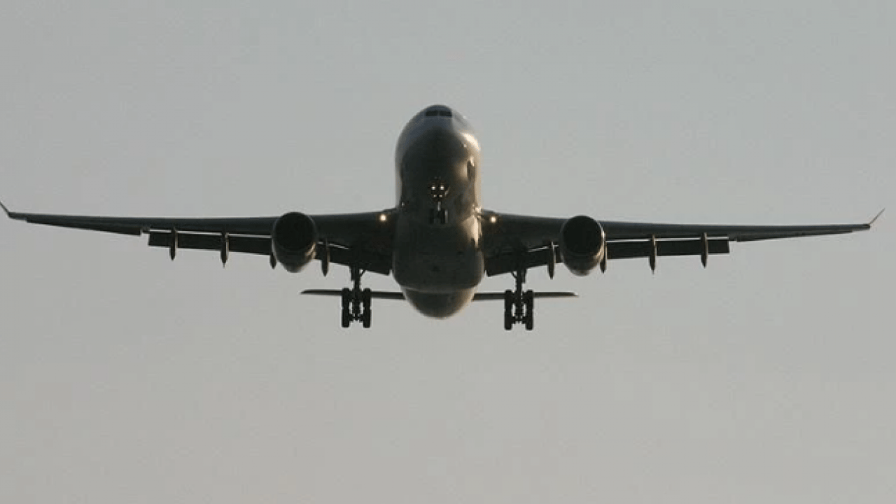 Gökyüzünde korku dolu anlar! İki uçak çarpışmanın eşiğinden döndü