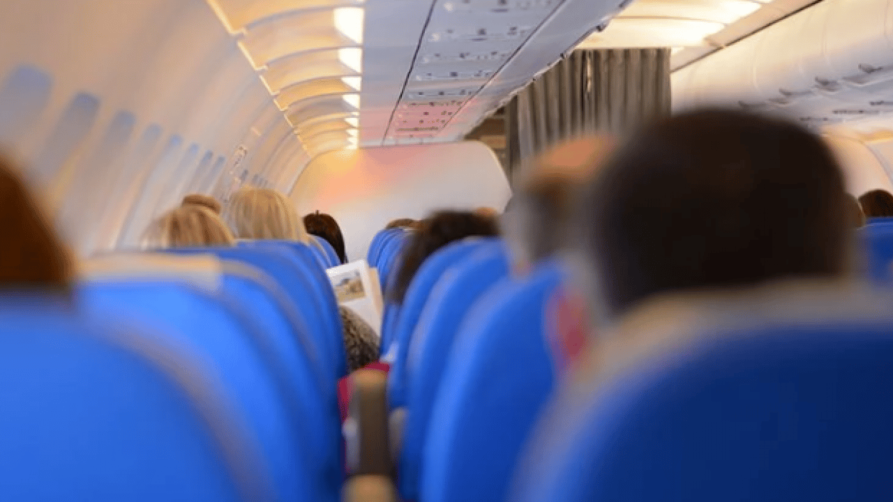 Foto - Gökyüzünde korku dolu anlar! İki uçak çarpışmanın eşiğinden döndü