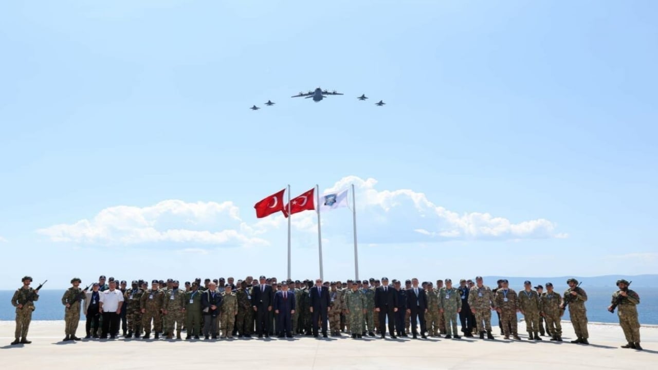 Foto - Gökyüzünde sessizce ilerleyip ansızın çöküyorlar! Türk Özel Kuvvetleri dünyayı kendine hayran bıraktı