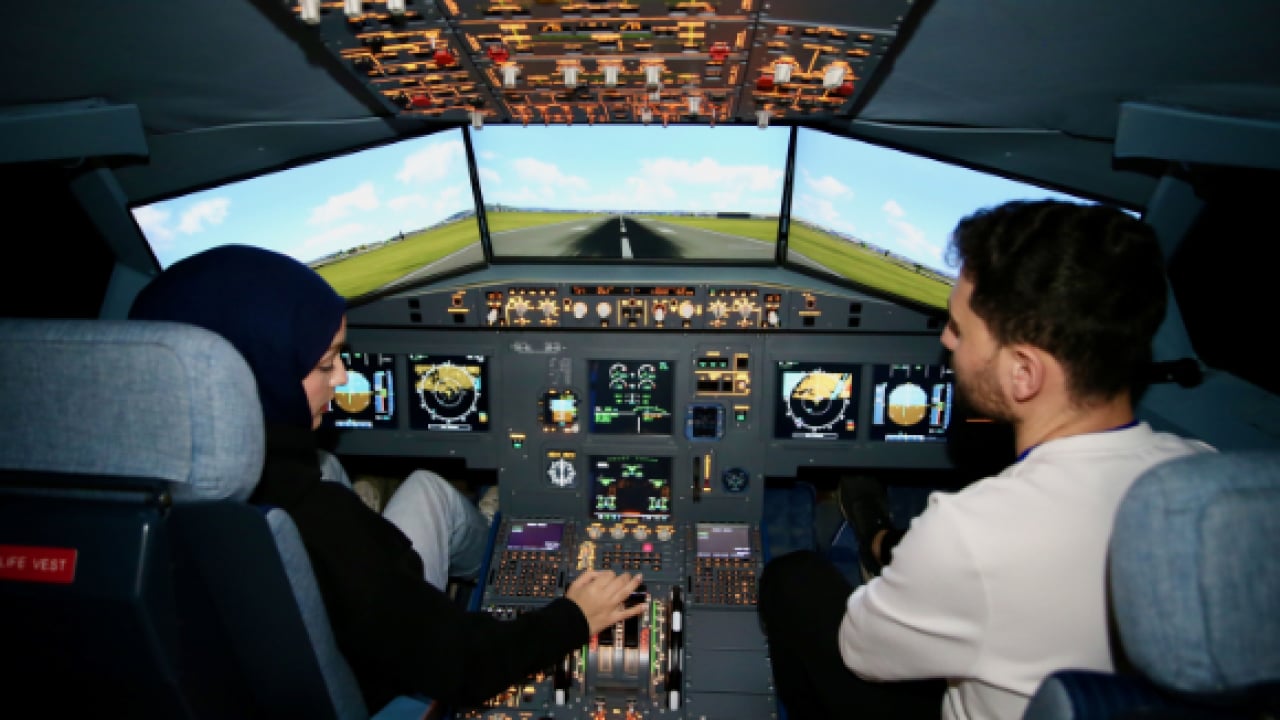 Foto - Gökyüzünden eğitim kürsüsüne: Emekli dev uçak bilim üssü oldu! Airbus A340 artık ders veriyor