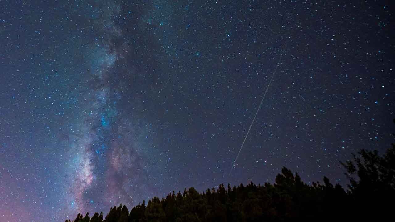 Foto - Gökyüzünden mermiler fırlıyor: Saatte 32 milyon km hızla patlıyorlar