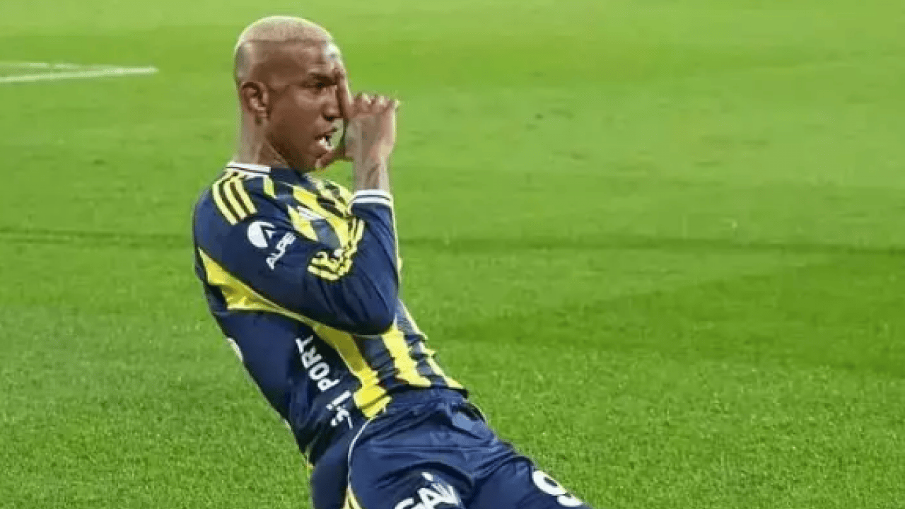 Foto - Gol krallığı yarışında makas açılıyor! Yıldız futbolcu zirveyi bırakmıyor!