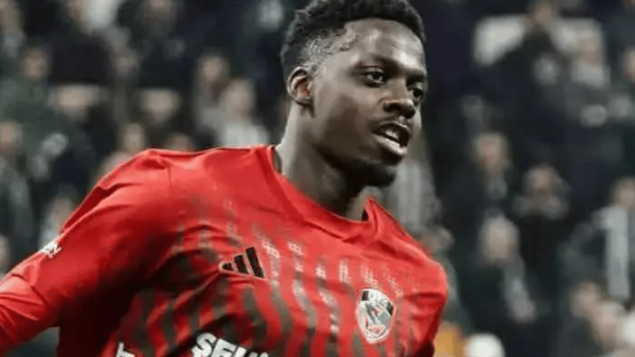 Foto - Hat-tick yaptı zirveye göz kırptı! Gol krallığında yarış kızıştı!