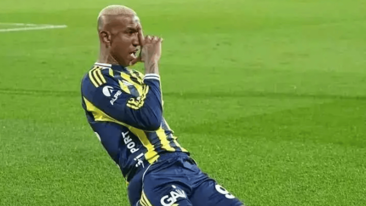 Foto - Hat-tick yaptı zirveye göz kırptı! Gol krallığında yarış kızıştı!