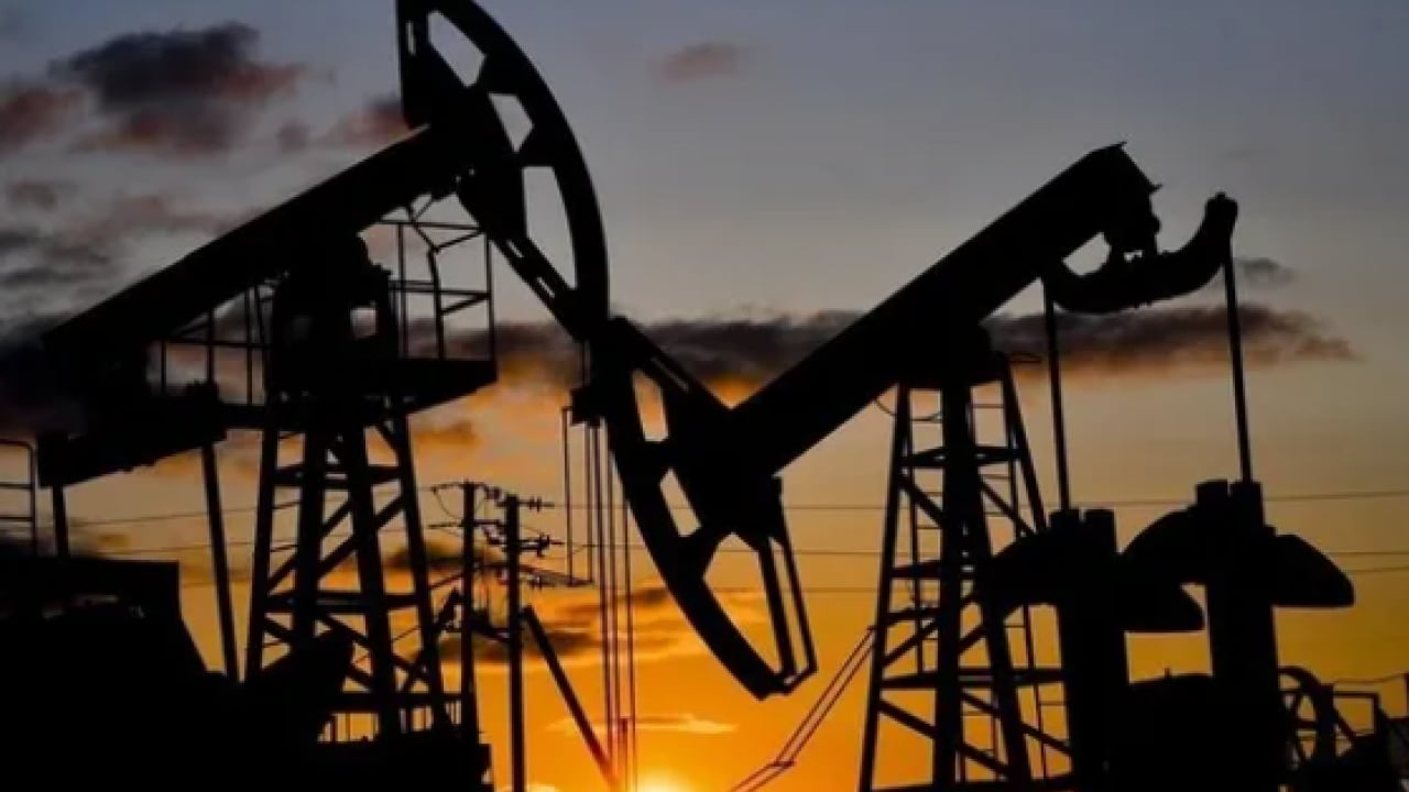 Foto - Goldman Sachs'tan petrol uyarısı: Hürmüz'de kriz sürerse Brent 120 doları aşabilir