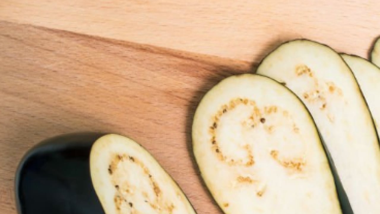 Foto - Gölge düşüren tek bir şey... Patlıcanın acısını saniyeler içinde alan yöntem...