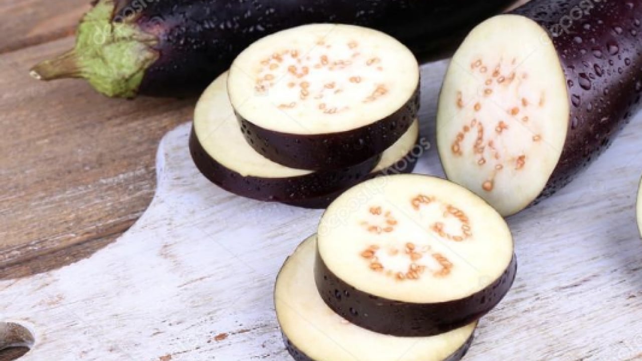 Foto - Gölge düşüren tek bir şey... Patlıcanın acısını saniyeler içinde alan yöntem...