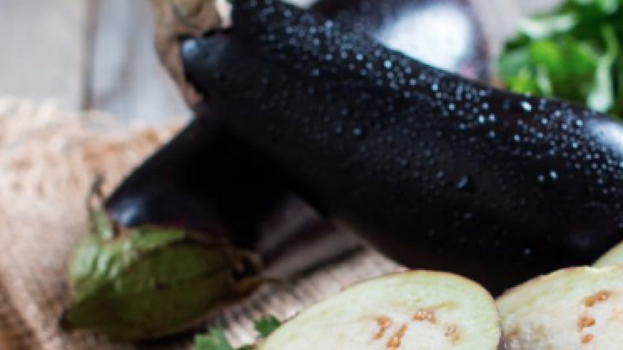 Foto - Gölge düşüren tek bir şey... Patlıcanın acısını saniyeler içinde alan yöntem...