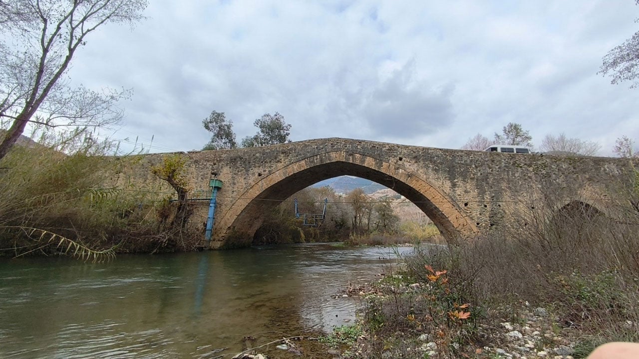 Foto - Gölün ortasında yükselen manevi hafıza: Köydeki inancın son tanığı!