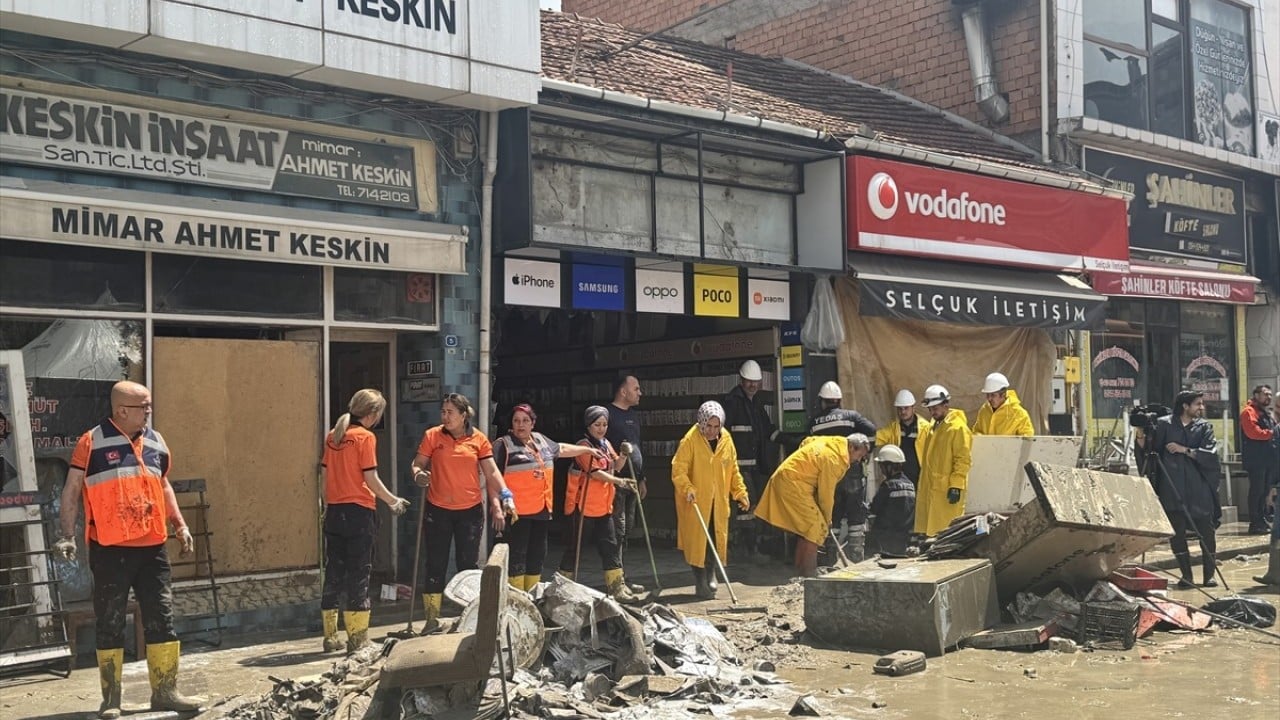 Foto - Gönüllü kadınlar iş başında Havza’nın yaraları el birliği ile sarılıyor
