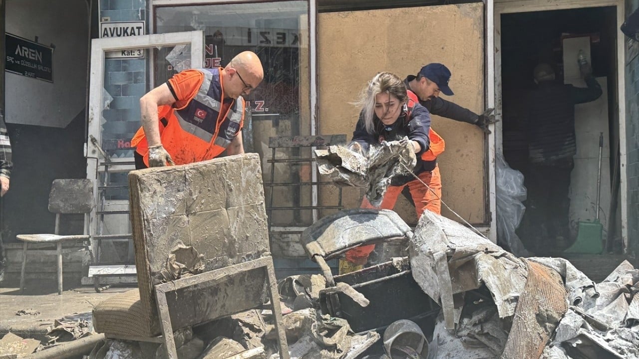 Foto - Gönüllü kadınlar iş başında Havza’nın yaraları el birliği ile sarılıyor