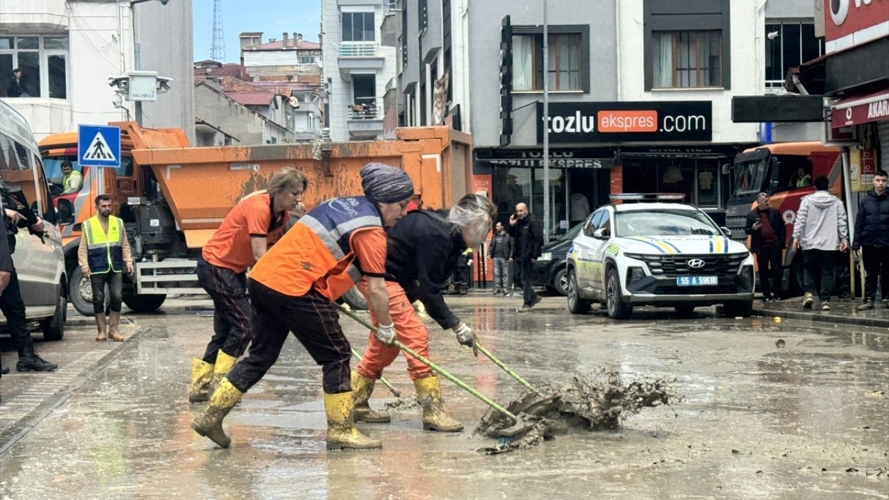Foto - Gönüllü kadınlar iş başında Havza’nın yaraları el birliği ile sarılıyor