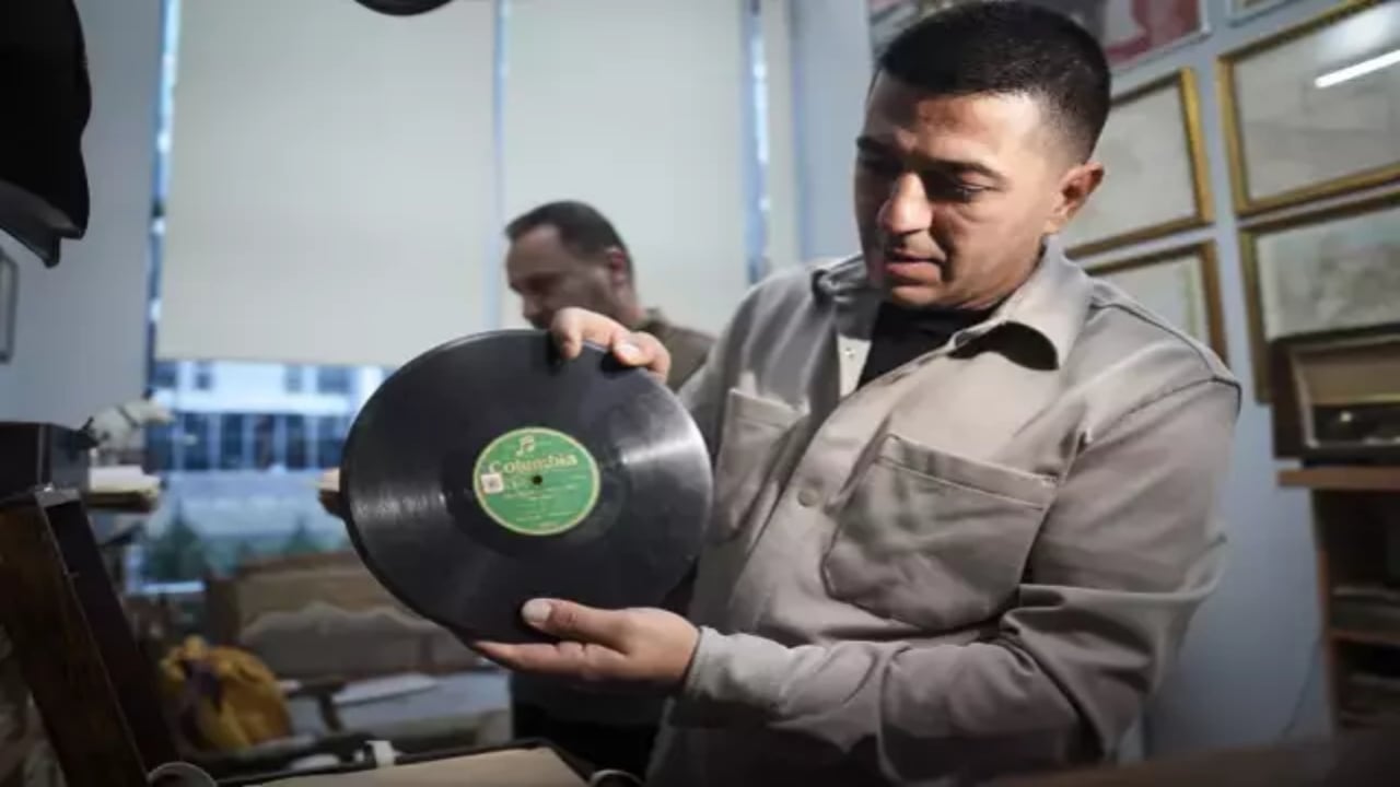 Foto - Google bile bulamamıştı! 35 yıldır arayanlar var: İki arkadaş "bulunmaz" denileni buldu