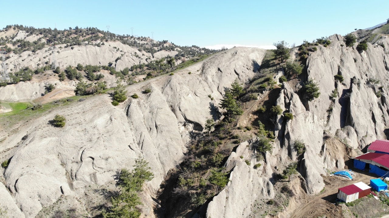 Foto - Gören dönüp bir daha bakıyor! Kahramanmaraş’ta "ejderha sırtı" manzarası