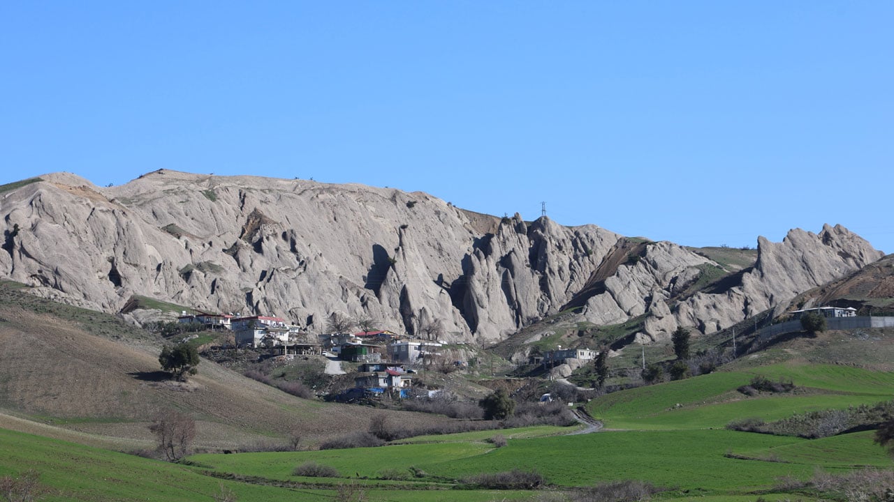 Foto - Gören dönüp bir daha bakıyor! Kahramanmaraş’ta "ejderha sırtı" manzarası