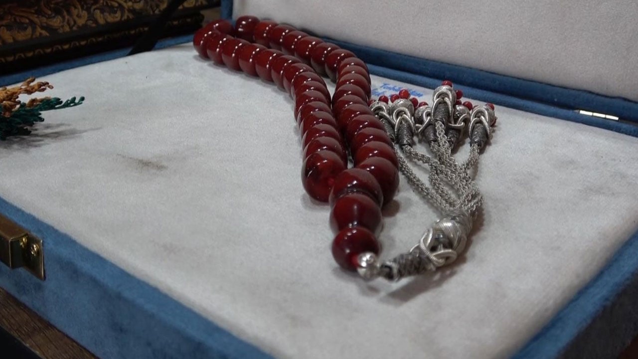 Foto - Gören hayran kalıyor! Bu tespihin değeri dudak uçuklatıyor