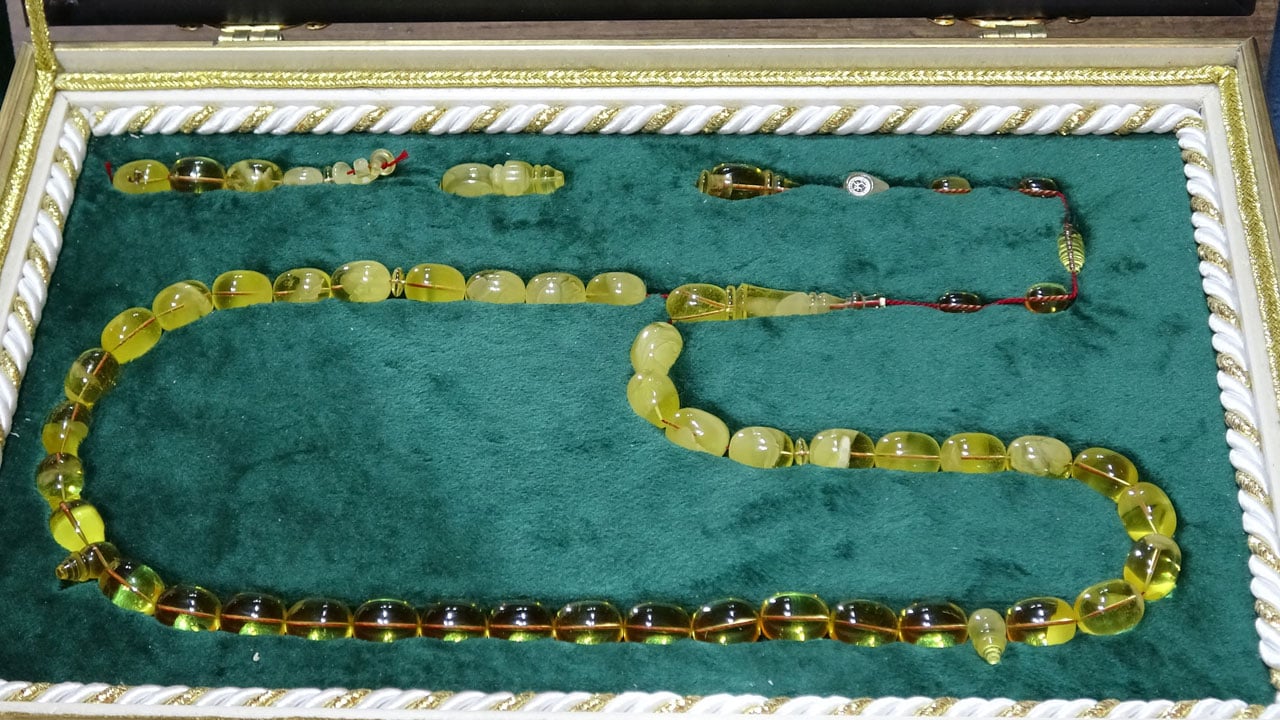 Foto - Gören hayran kalıyor! Bu tespihin değeri dudak uçuklatıyor