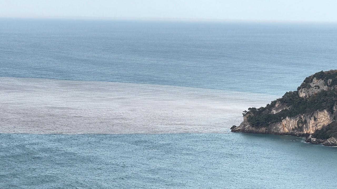 Gören şaşırdı kaldı! Deniz suyu bu hale geldi