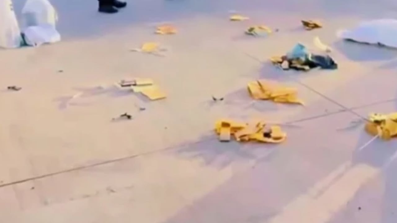 Foto - Görenler gözlerine inanamadı! Külçe külçe altını yola dizdiler!