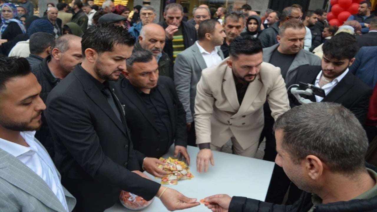 Görenler gözlerine inanamadı! O ilimizde bedava altın dağıtıldı