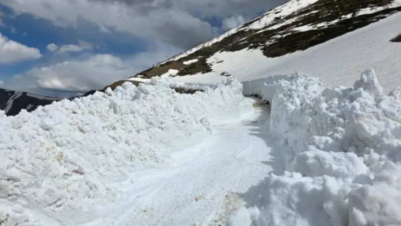 Foto - Görenler gözlerine inanamıyor: Haziran ayında 6 metre kar!