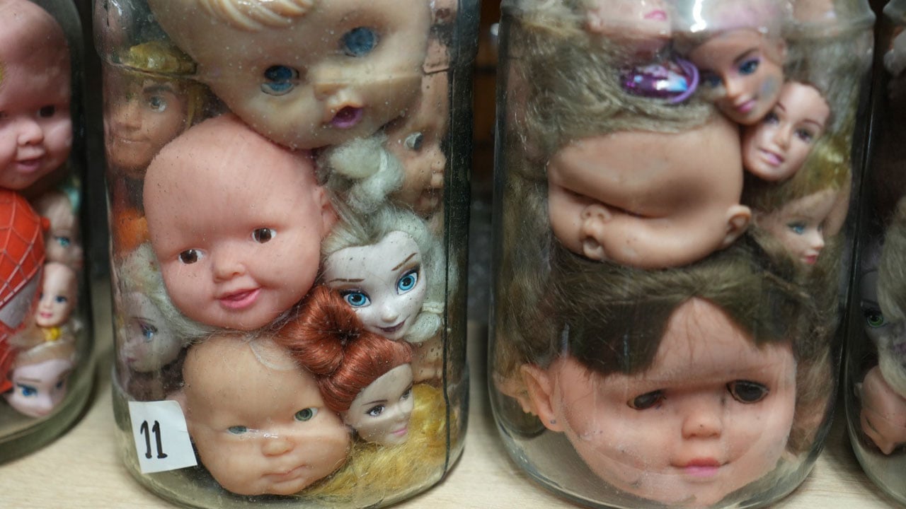 Foto - Görenler korkuyor! ‘Onlar hep güler’ dedi, 5 bin bebek kafası topladı