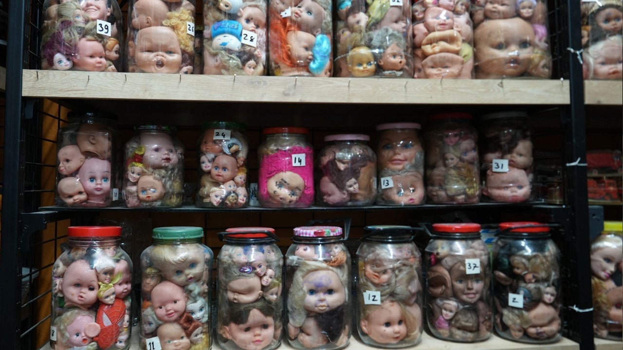 Foto - Görenler korkuyor! ‘Onlar hep güler’ dedi, 5 bin bebek kafası topladı