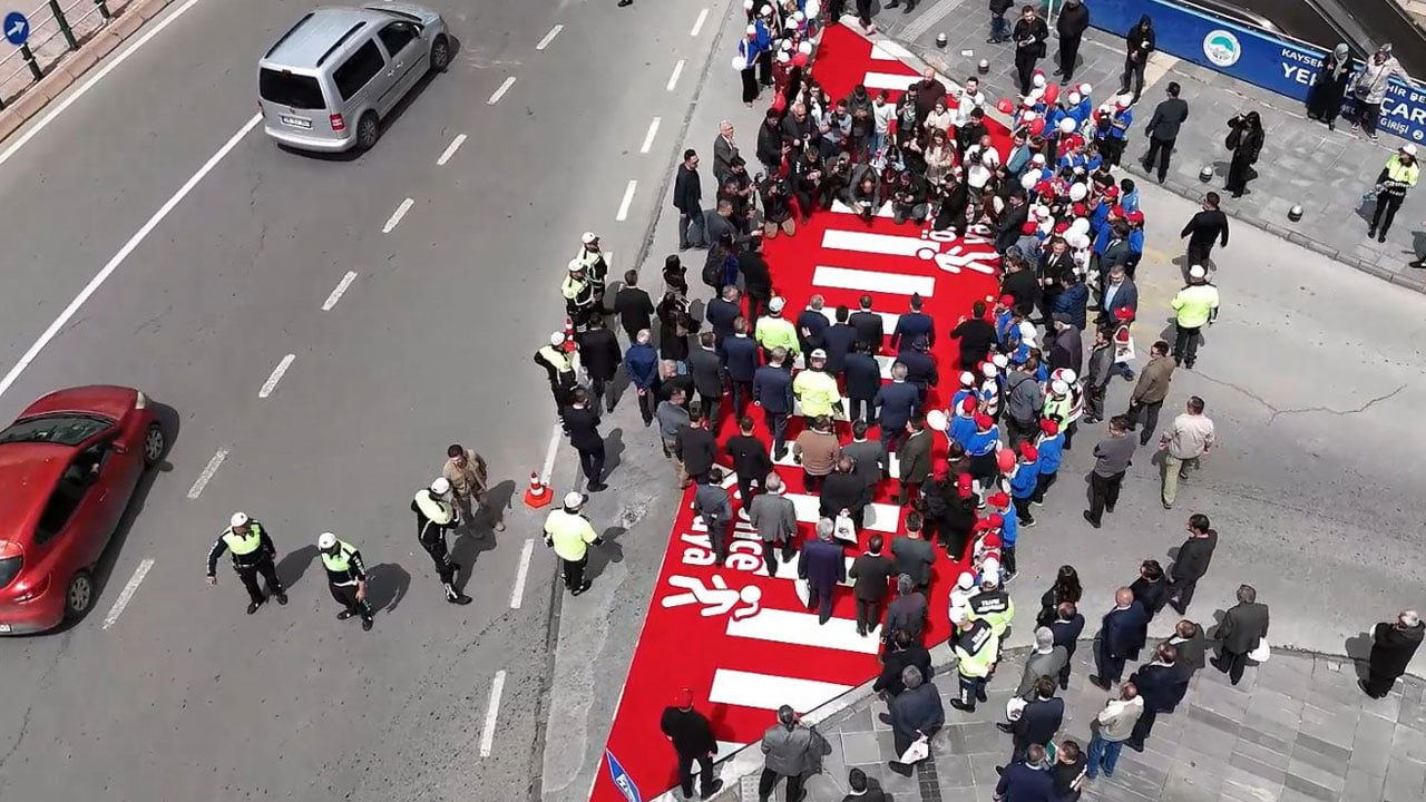Foto - Görenler şaşırıp kalıyor! Belçika'da gördü Kayseri'ye taşıdı