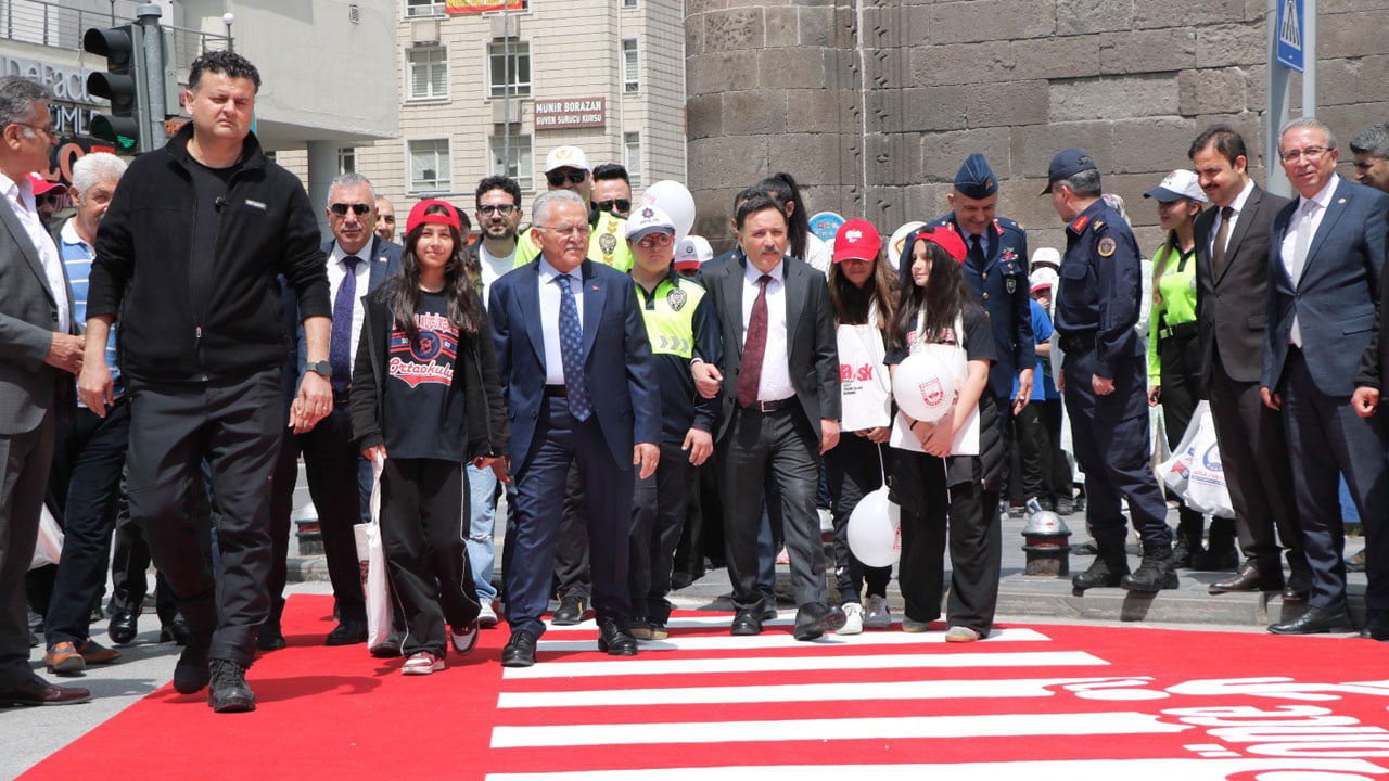 Foto - Görenler şaşırıp kalıyor! Belçika'da gördü Kayseri'ye taşıdı