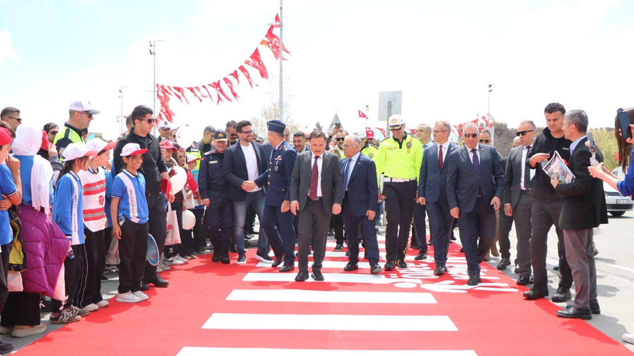 Foto - Görenler şaşırıp kalıyor! Belçika'da gördü Kayseri'ye taşıdı