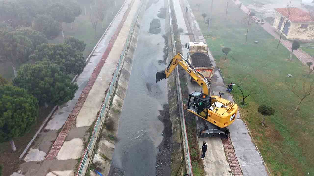 Foto - Görenler şaşkına dönüyor: Derenin içinde ne ararsan var