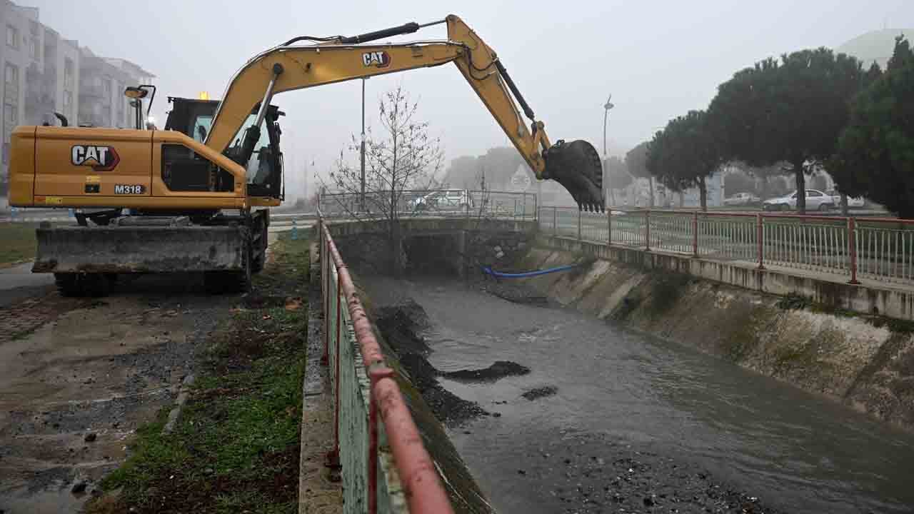 Görenler şaşkına dönüyor: Derenin içinde ne ararsan var