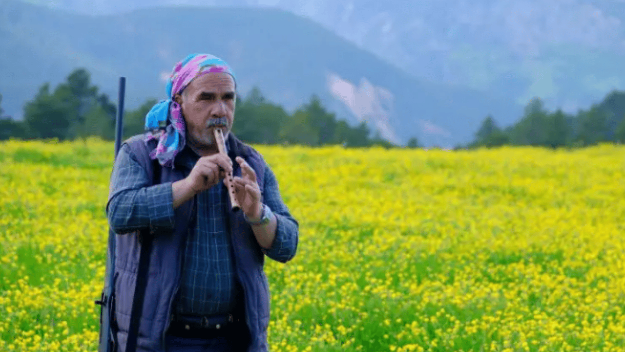 Foto - Görenleri mest ediyor! 300 yıllık yaylaya bahar geldi!