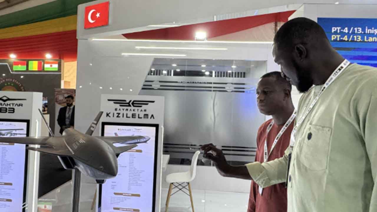 Foto - Görüntüler geldi: Baykar, TB2, Bayraktar AKINCI, Bayraktar TB3 ve Bayraktar KIZILELMA ile o ülkede