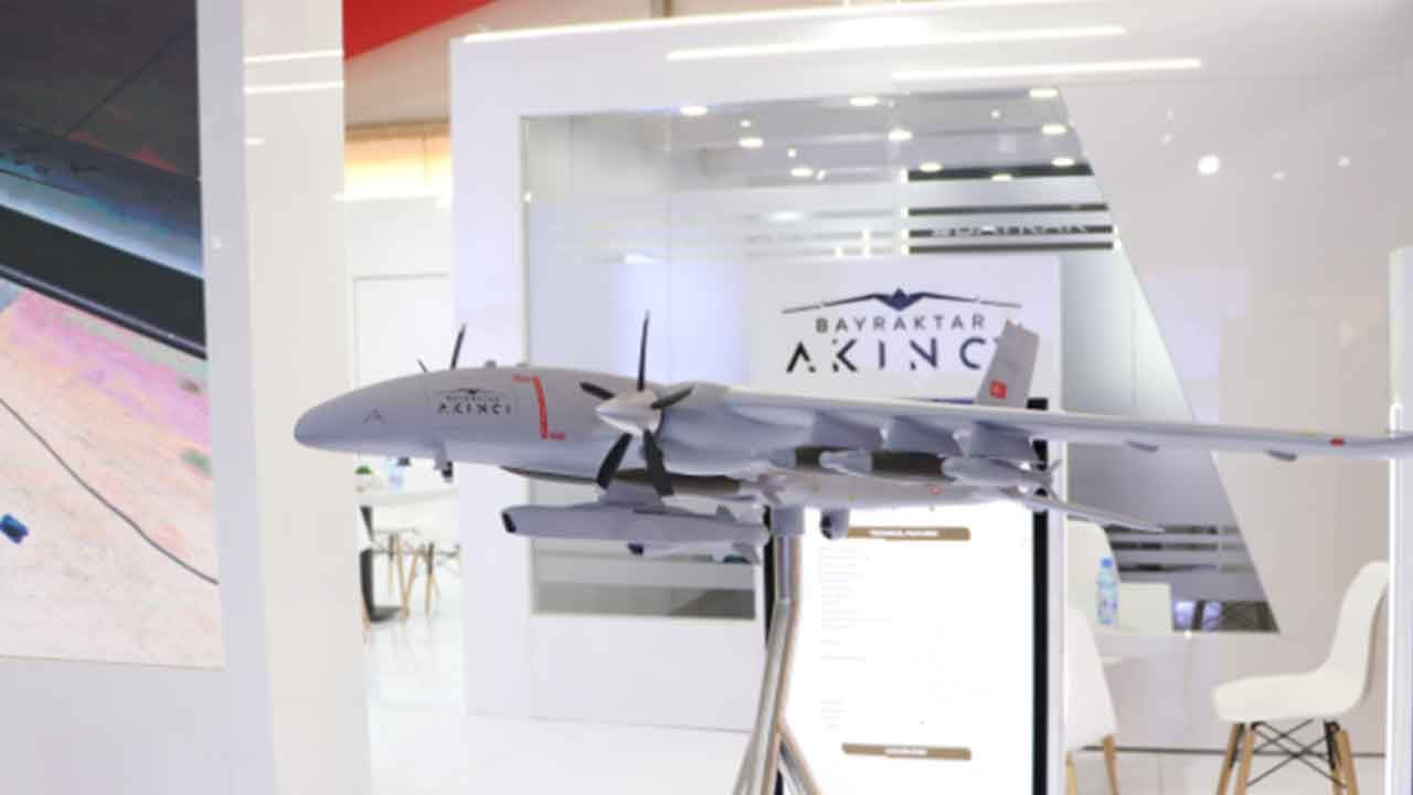 Foto - Görüntüler geldi: Baykar, TB2, Bayraktar AKINCI, Bayraktar TB3 ve Bayraktar KIZILELMA ile o ülkede