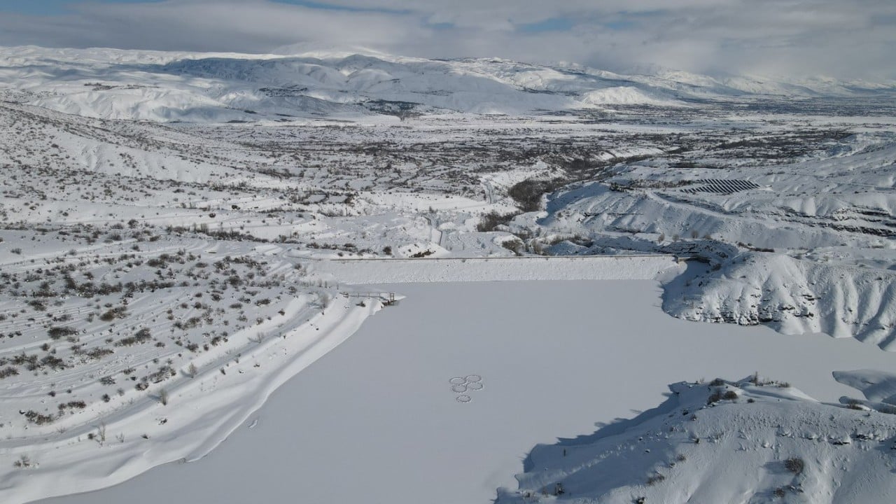 Foto - Göyne Barajı dondu! Balık kafesleri buz kütlesinin altında kaldı