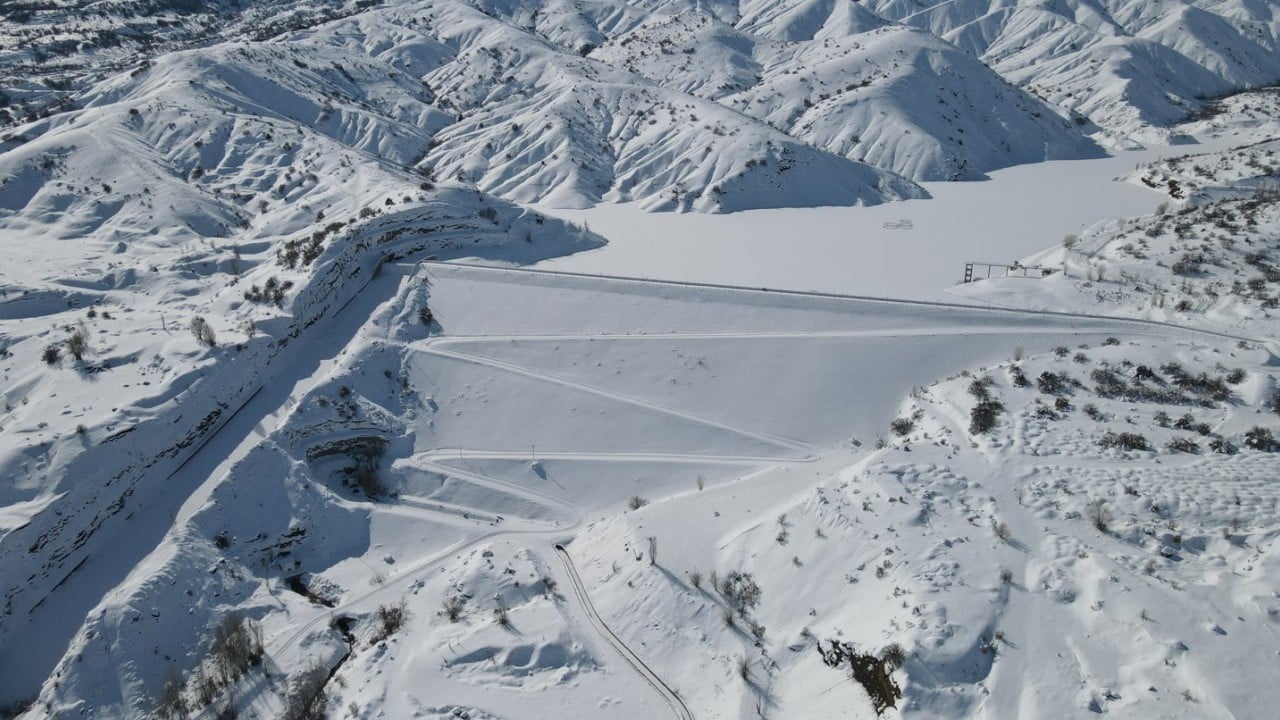 Foto - Göyne Barajı dondu! Balık kafesleri buz kütlesinin altında kaldı
