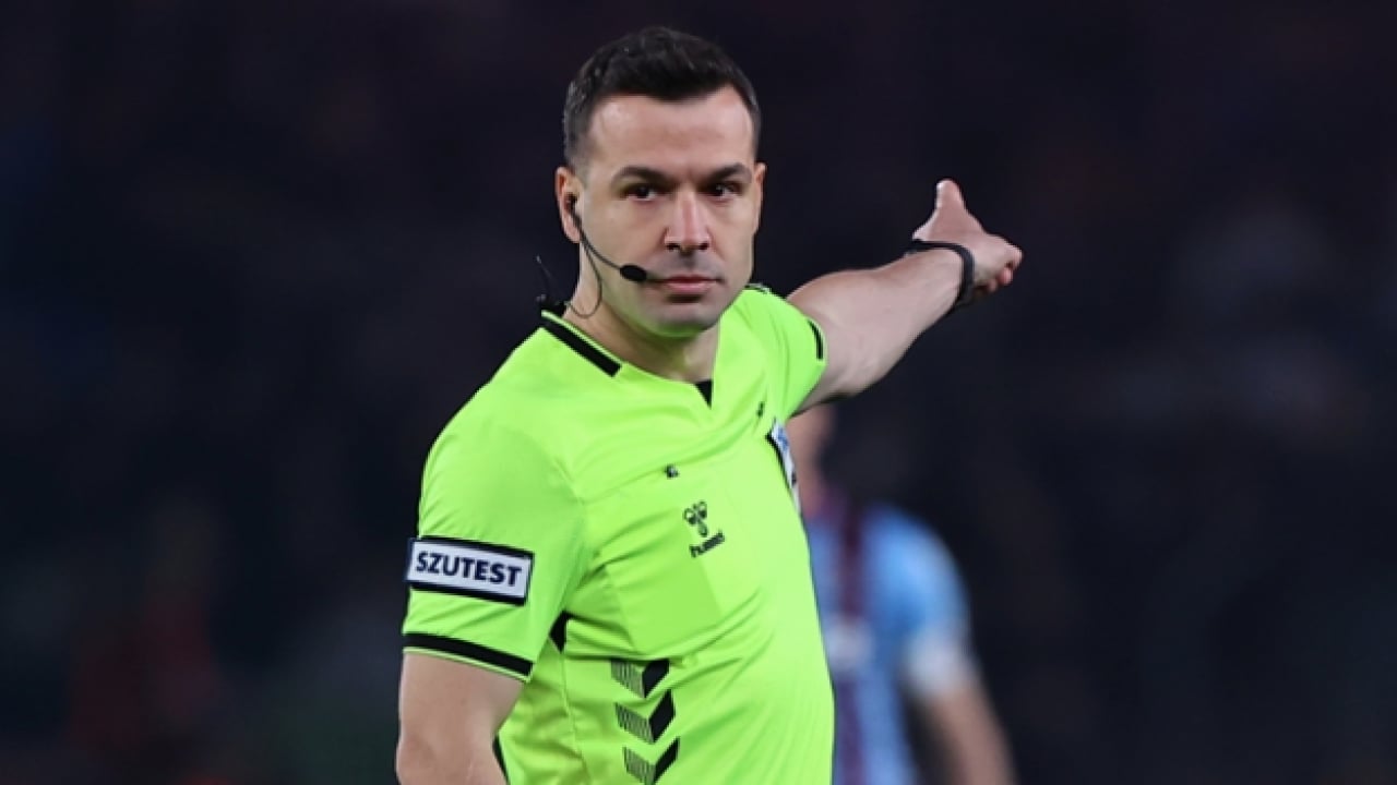 Foto - Göz göre göre yine hakeme salladı! Takımı kötü oynamasına rağmen maalesef gerçekleri yine görmedi!